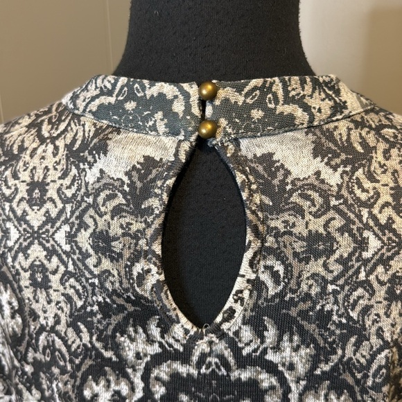 NWT Style & Co. Women’s Small Long Sleeve Chest Cutout Back Slit and Button - Picture 5 of 8